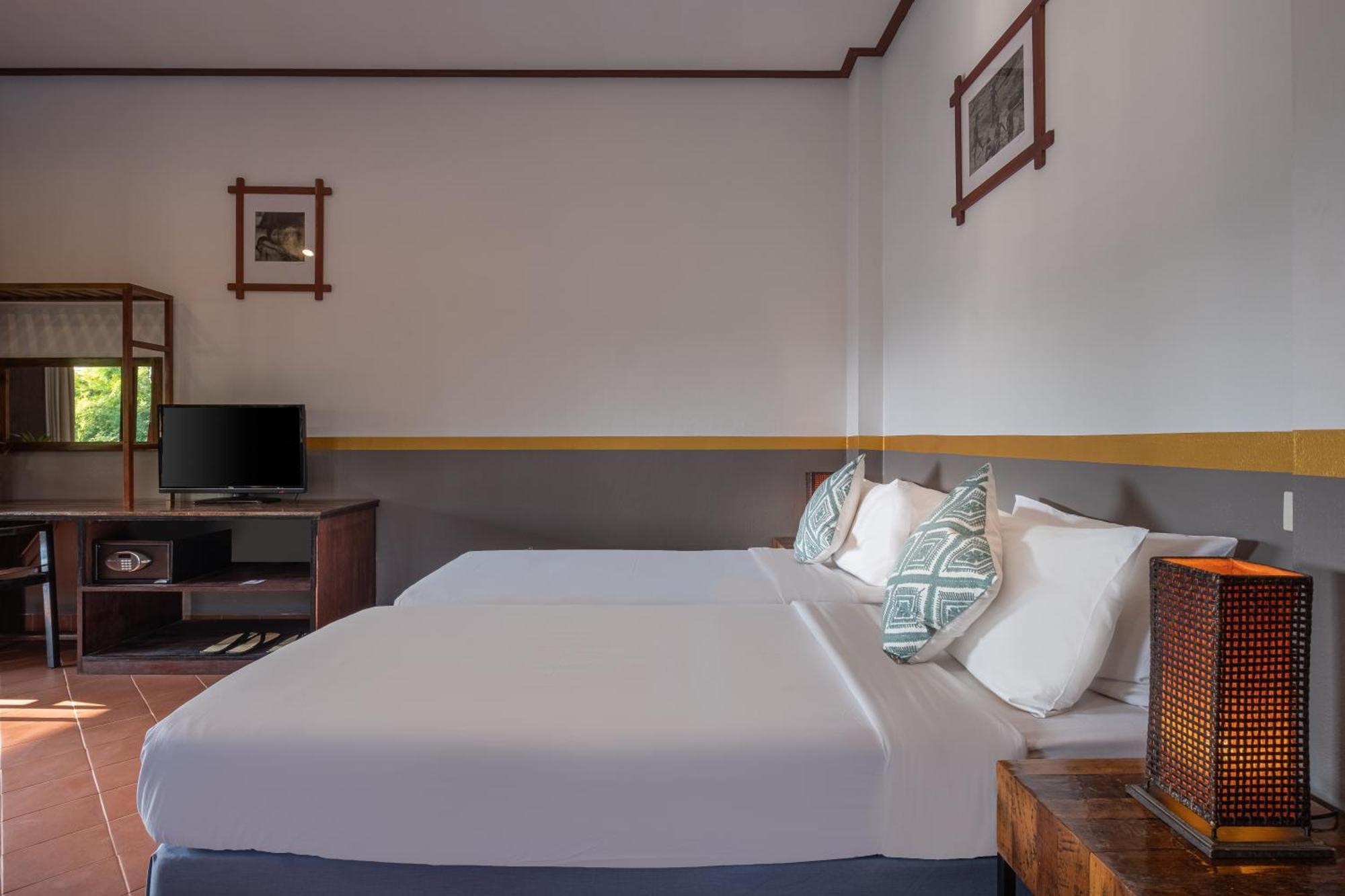 Sanctuary Hotel Luang Prabang Exterior foto